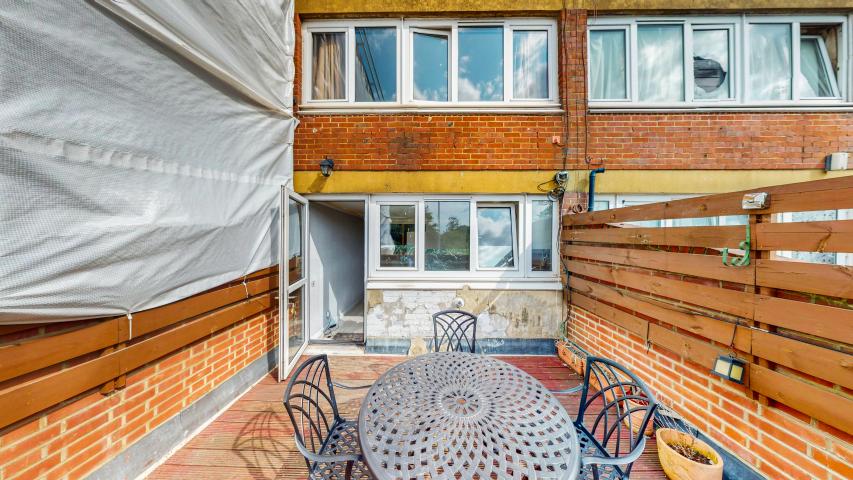 			3 Bedroom, 1 bath, 1 reception Flat			 Netherwood Street, West Hampstead (Inclusive of Gas)
